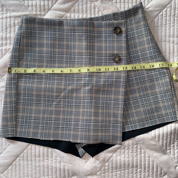 Zara skort . Size Small . - Picture 4 of 8